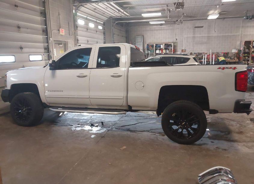 Photo 15 of 2016 Chevrolet Silverado 1500 1LT (VIN 1GCVKREH6GZ111631)