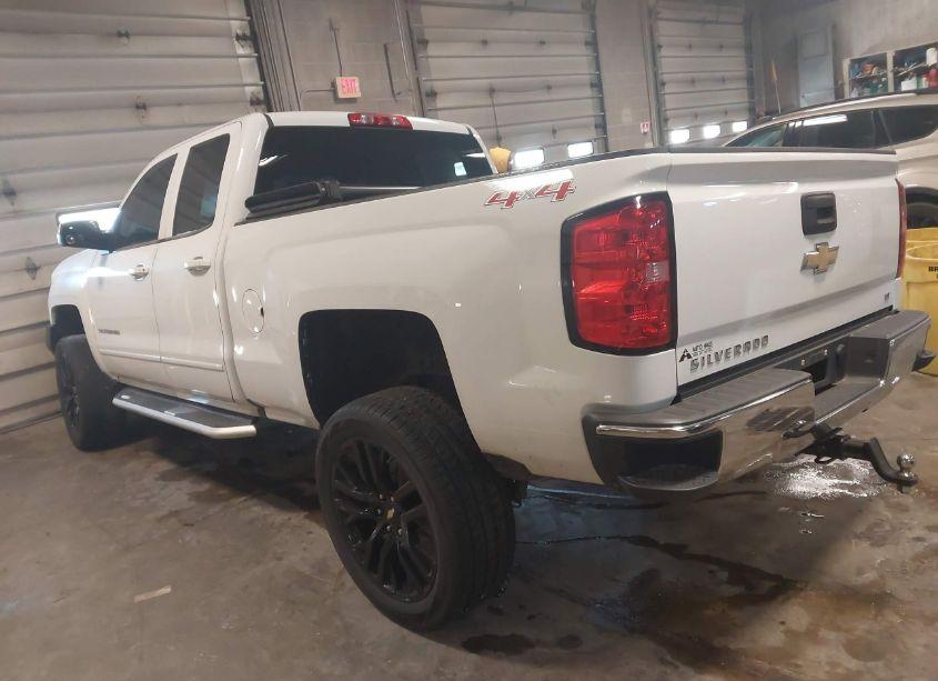 Photo 3 of 2016 Chevrolet Silverado 1500 1LT (VIN 1GCVKREH6GZ111631)
