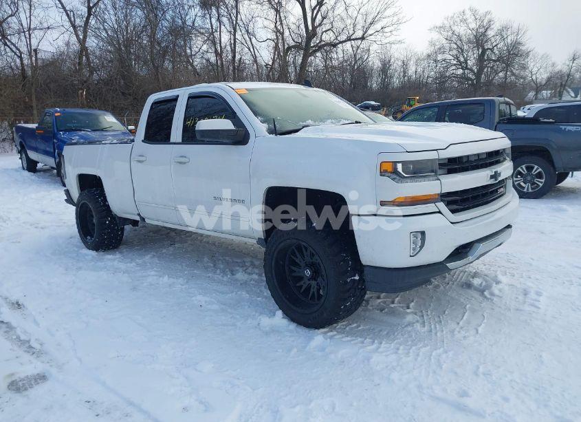 2016 Chevrolet Silverado 1500 2LT (VIN 1GCVKREH6GZ282833) main photo