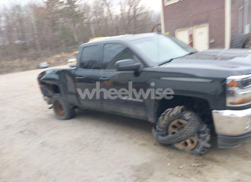 Photo 13 of 2018 Chevrolet Silverado 1500 1LT (VIN 1GCVKREH6JZ189821)