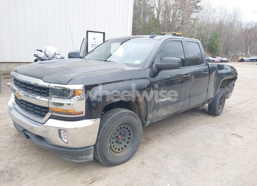 Photo 2 of 2018 Chevrolet Silverado 1500 1LT (VIN 1GCVKREH6JZ189821)