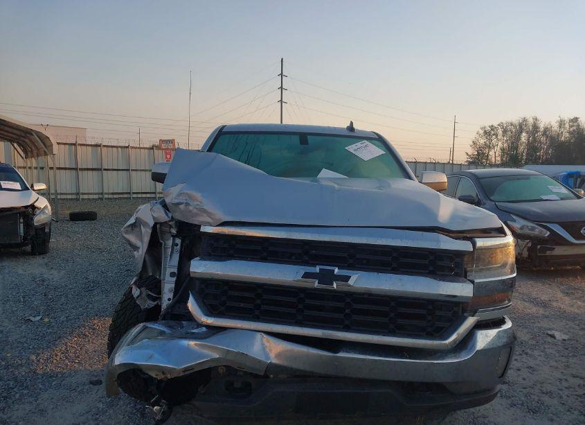 Photo 12 of 2018 Chevrolet Silverado 1500 1LT (VIN 1GCVKREH7JZ172977)