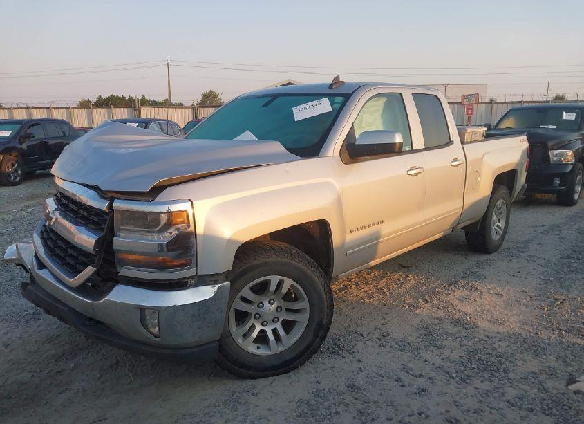 Photo 2 of 2018 Chevrolet Silverado 1500 1LT (VIN 1GCVKREH7JZ172977)