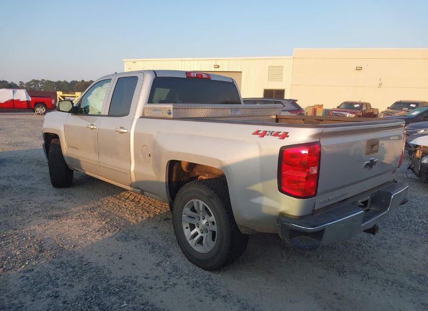 Photo 3 of 2018 Chevrolet Silverado 1500 1LT (VIN 1GCVKREH7JZ172977)