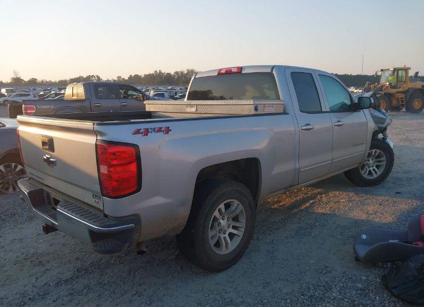 Photo 4 of 2018 Chevrolet Silverado 1500 1LT (VIN 1GCVKREH7JZ172977)