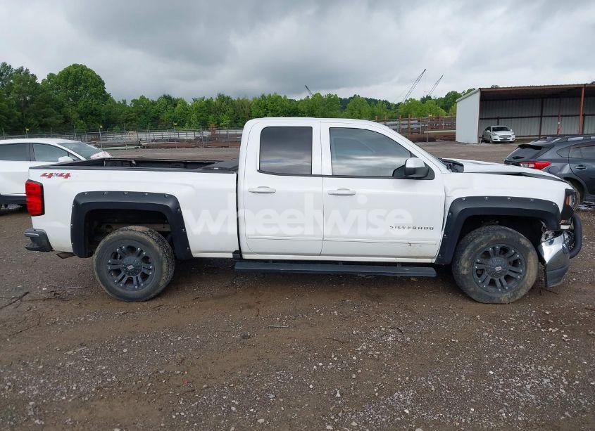 Photo 13 of 2018 Chevrolet Silverado 1500 1LT (VIN 1GCVKREH7JZ272223)