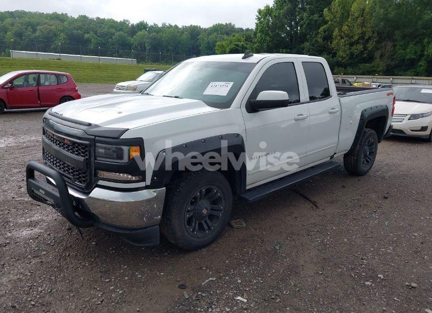 Photo 2 of 2018 Chevrolet Silverado 1500 1LT (VIN 1GCVKREH7JZ272223)