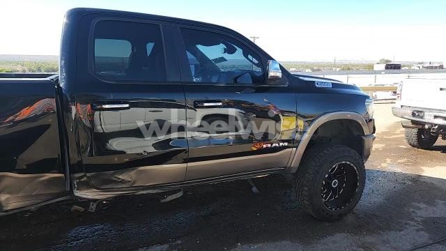 Photo 3 of 2020 RAM 1500 LARAMIE (VIN 1GCVKREH8EZ386365)