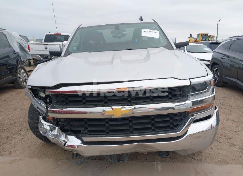 Photo 13 of 2018 Chevrolet Silverado 1500 1LT (VIN 1GCVKREH8JZ267659)