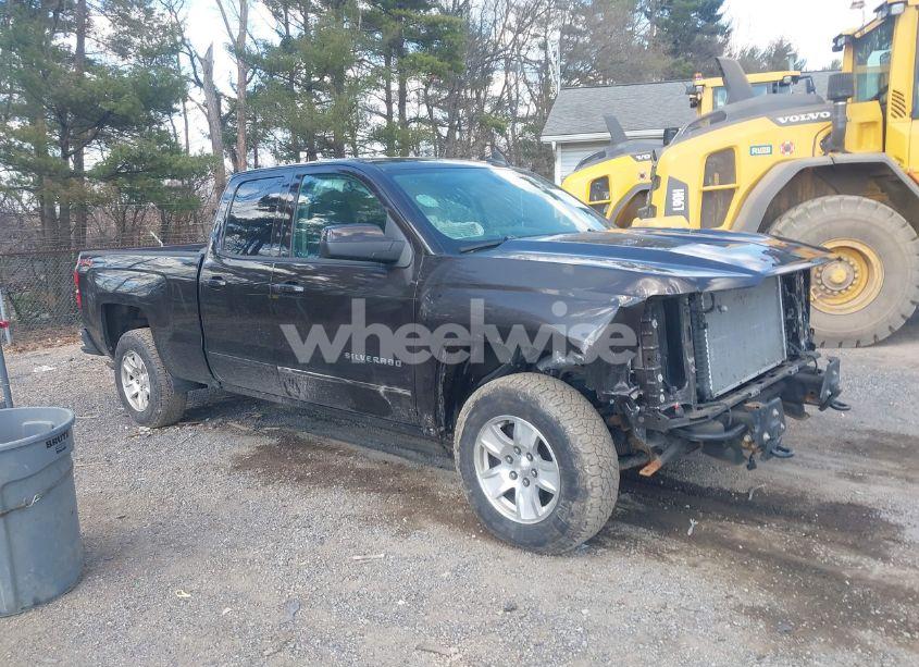 2018 Chevrolet Silverado 1500 1LT (VIN 1GCVKREH8JZ297373) main photo