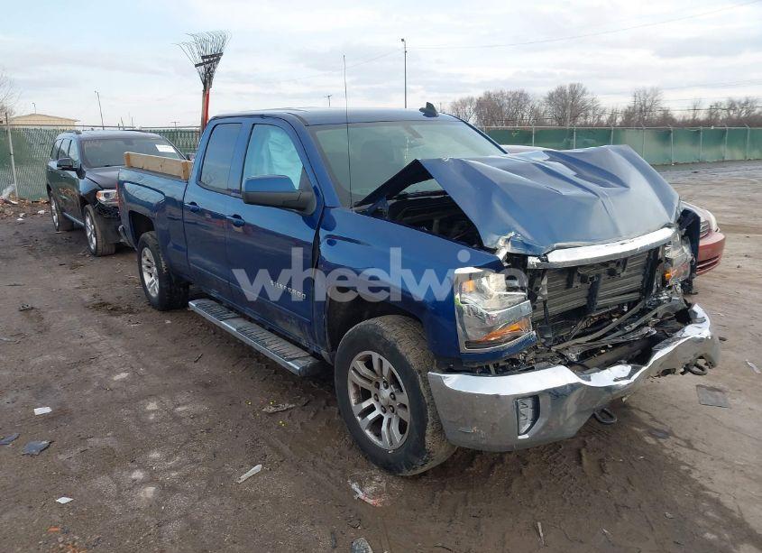 2017 Chevrolet Silverado 1500 1LT (VIN 1GCVKREH9HZ137190) main photo