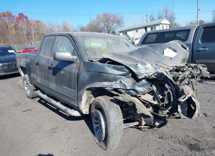 2017 Chevrolet Silverado 1500 1LT (VIN 1GCVKREH9HZ404909) main photo