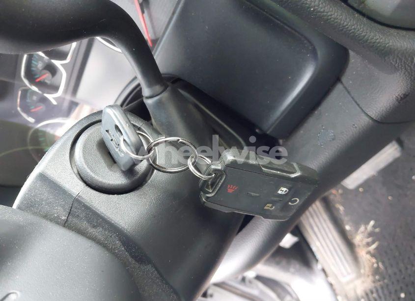 Photo 11 of 2018 Chevrolet Silverado 1500 2LT (VIN 1GCVKREH9JZ362330)