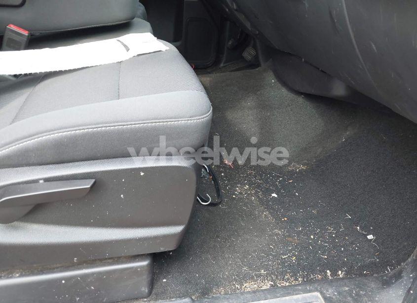 Photo 5 of 2018 Chevrolet Silverado 1500 2LT (VIN 1GCVKREH9JZ362330)