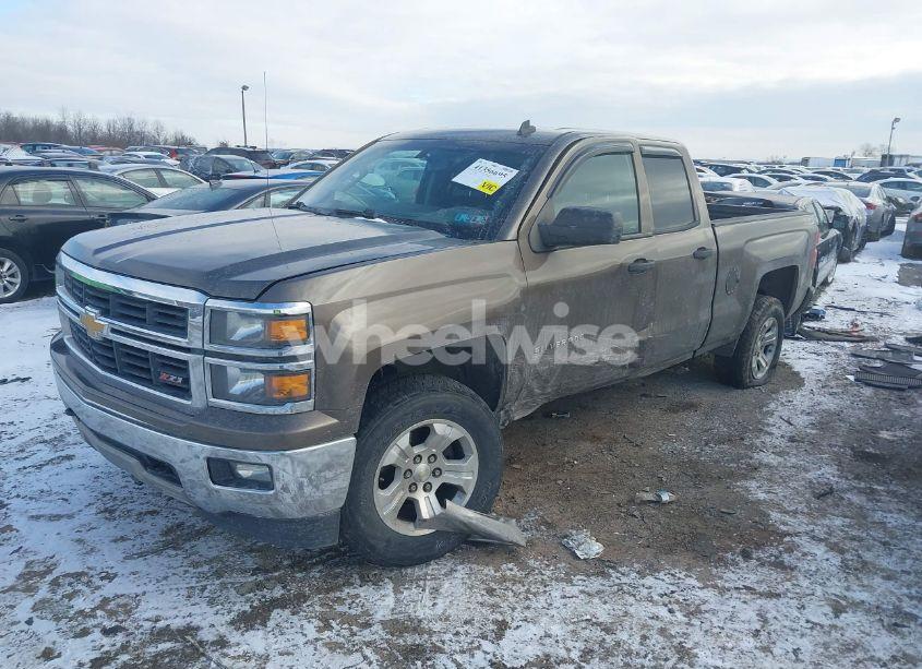 Photo 2 of 2014 Chevrolet Silverado 1500 2LT (VIN 1GCVKREHXEZ305642)