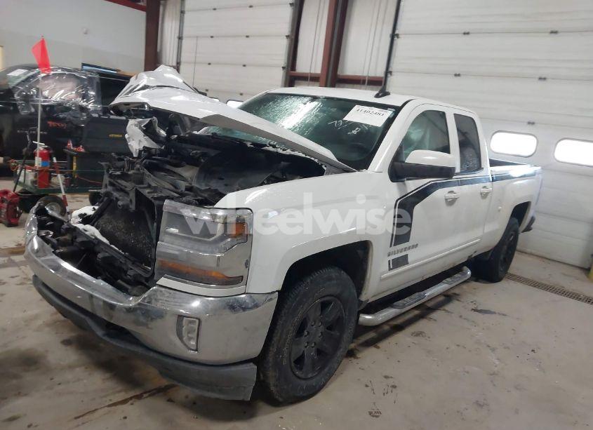 Photo 2 of 2016 Chevrolet Silverado 1500 1LT (VIN 1GCVKREHXGZ177230)