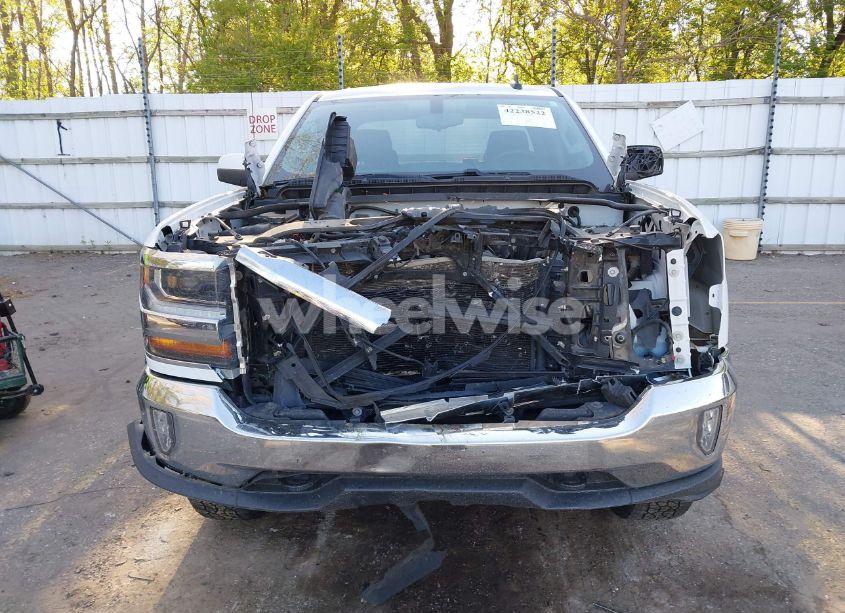 Photo 13 of 2018 Chevrolet Silverado 1500 1LT (VIN 1GCVKREHXJZ177154)