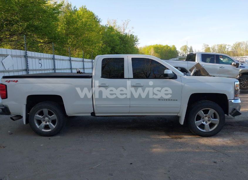Photo 14 of 2018 Chevrolet Silverado 1500 1LT (VIN 1GCVKREHXJZ177154)