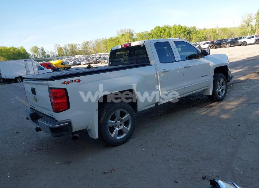 Photo 4 of 2018 Chevrolet Silverado 1500 1LT (VIN 1GCVKREHXJZ177154)