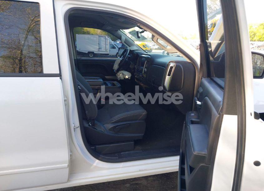 Photo 5 of 2018 Chevrolet Silverado 1500 1LT (VIN 1GCVKREHXJZ177154)