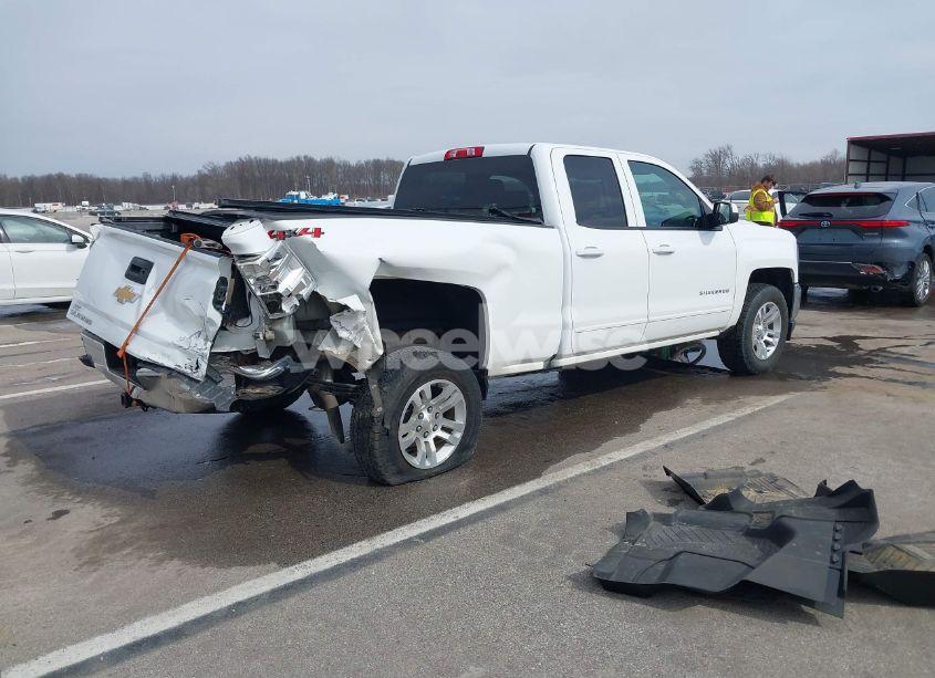 Photo 4 of 2018 Chevrolet Silverado 1500 1LT (VIN 1GCVKREHXJZ298878)
