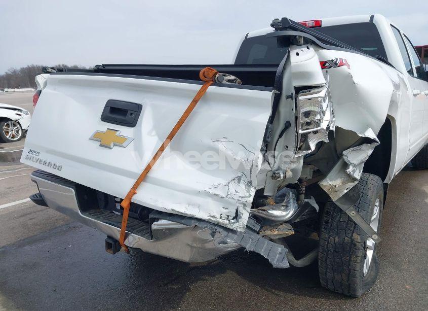 Photo 6 of 2018 Chevrolet Silverado 1500 1LT (VIN 1GCVKREHXJZ298878)