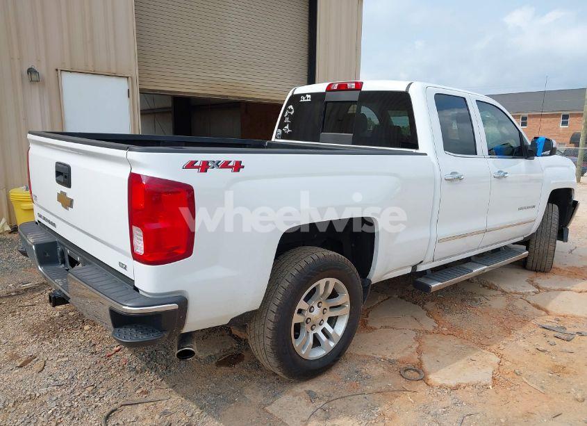 Photo 4 of 2018 Chevrolet Silverado 1500 1LZ (VIN 1GCVKSEC1JZ204723)
