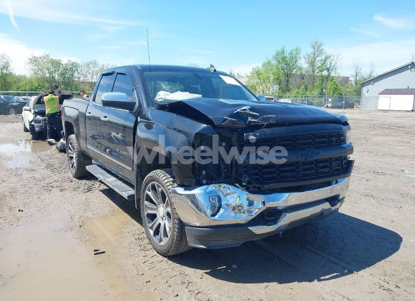 2018 Chevrolet Silverado 1500 1LZ/2LZ (VIN 1GCVKSEC4JZ288522) main photo
