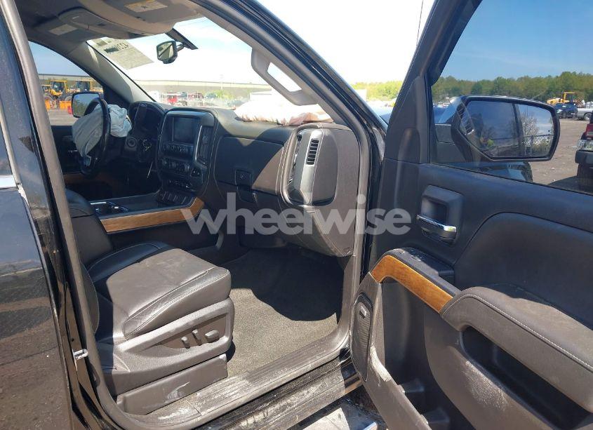 Photo 5 of 2018 Chevrolet Silverado 1500 1LZ/2LZ (VIN 1GCVKSEC4JZ288522)