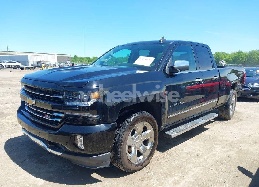 Photo 2 of 2018 Chevrolet Silverado 1500 2LZ (VIN 1GCVKSEC4JZ338478)