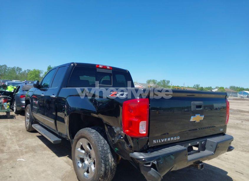 Photo 3 of 2018 Chevrolet Silverado 1500 2LZ (VIN 1GCVKSEC4JZ338478)