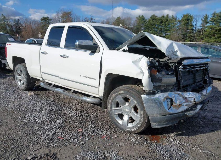 2018 Chevrolet Silverado 1500 1LZ (VIN 1GCVKSEC5JZ285225) main photo