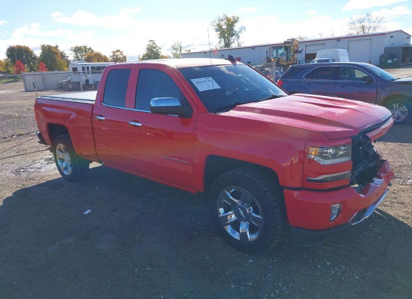 2018 Chevrolet Silverado 1500 2LZ (VIN 1GCVKSEJ7JZ308681) main photo