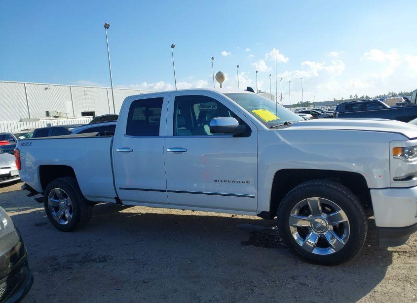 Photo 13 of 2017 Chevrolet Silverado 1500 2LZ (VIN 1GCVKSEJ9HZ101980)