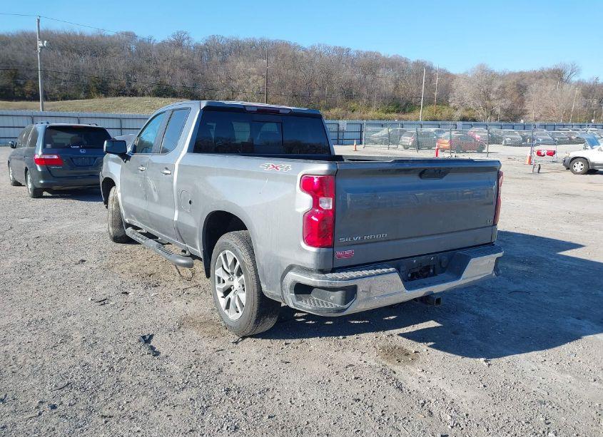 Photo 3 of 2020 Chevrolet Silverado 1500 4WD STANDARD BED LT (VIN 1GCVYDET7LZ354154)
