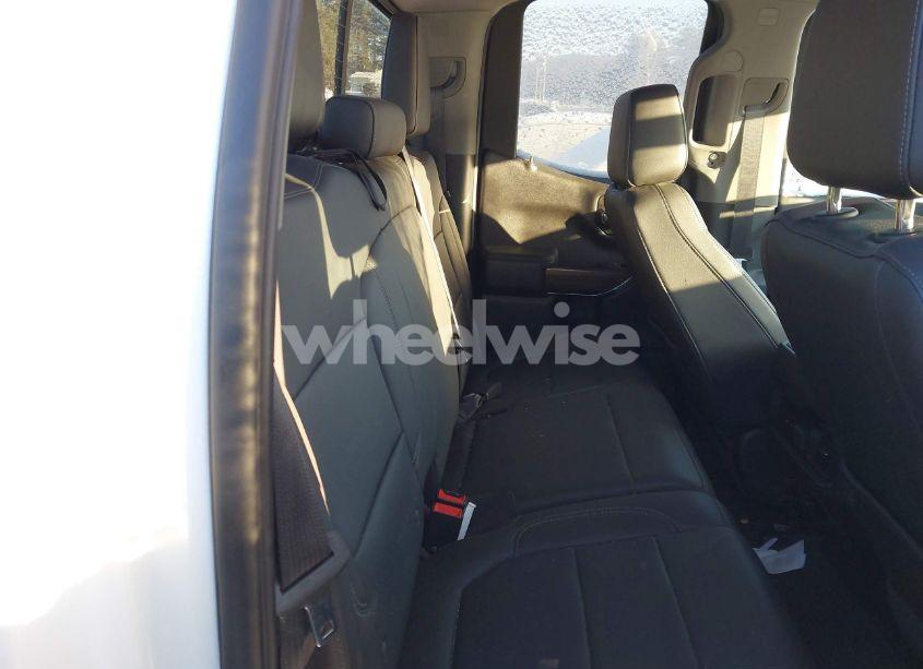 Photo 8 of 2019 Chevrolet Silverado 1500 RST (VIN 1GCVYEEDXKZ343887)