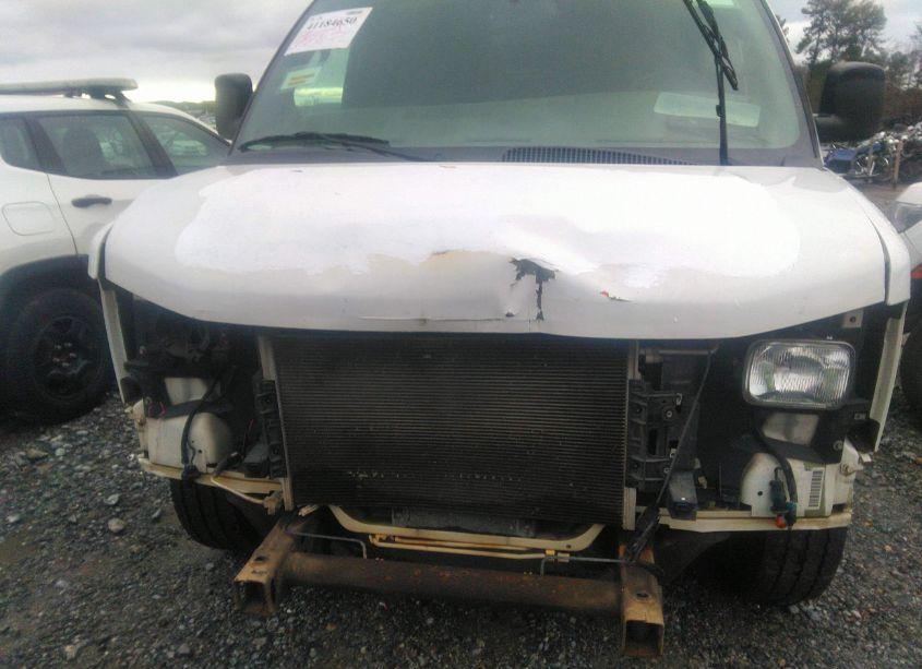 Photo 6 of 2017 Chevrolet Express 2500 WORK VAN (VIN 1GCWGAF13H1321550)