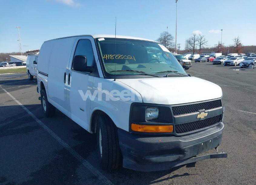2017 Chevrolet Express 2500 WORK VAN (VIN 1GCWGAF15H1319752) main photo