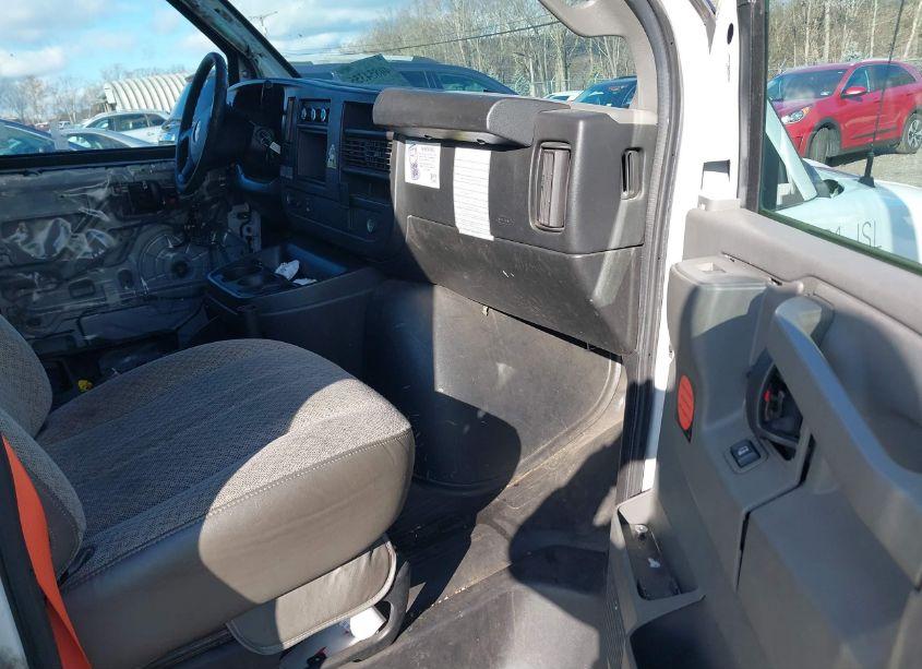 Photo 5 of 2017 Chevrolet Express 2500 WORK VAN (VIN 1GCWGAF19H1317826)