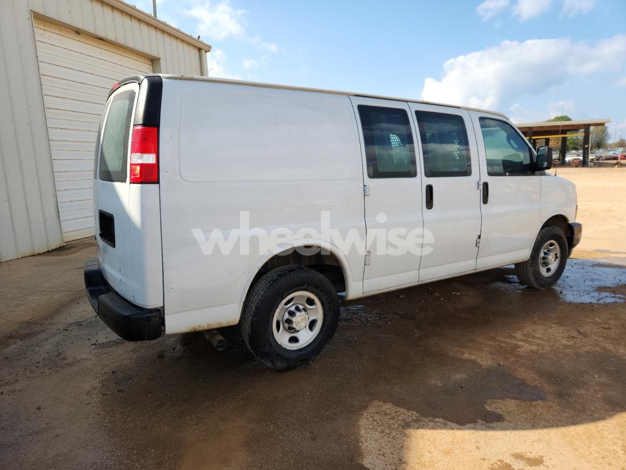 Photo 3 of 2021 CHEVROLET EXPRESS 2500 DELIVERY VAN (VIN 1GCWGAF74M1253399)