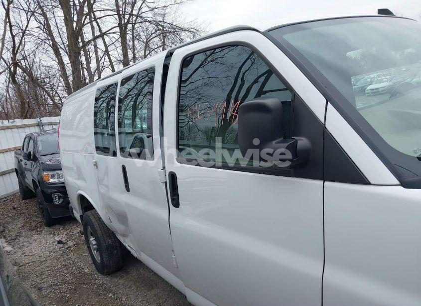 Photo 13 of 2021 Chevrolet Express CARGO RWD 2500 REGULAR WHEELBASE WT (VIN 1GCWGAF76M1145463)