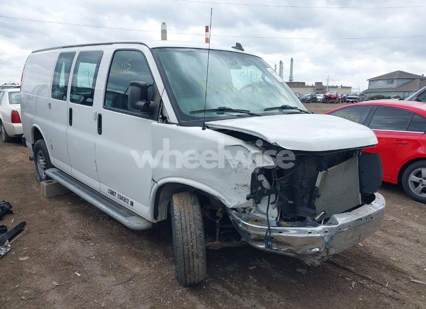 2021 Chevrolet Express CARGO RWD 2500 REGULAR WHEELBASE WT (VIN 1GCWGAF77M1204620) main photo