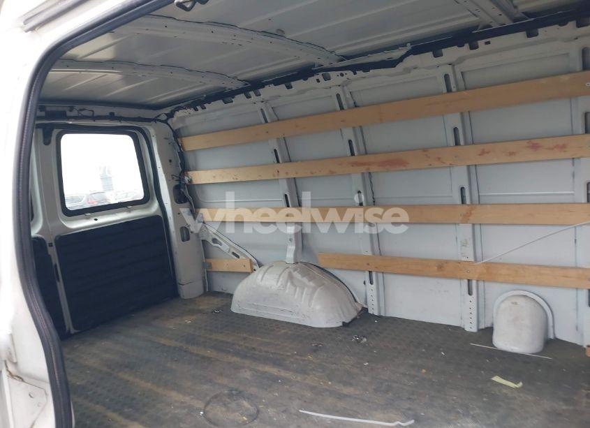 Photo 8 of 2021 Chevrolet Express CARGO RWD 2500 REGULAR WHEELBASE WT (VIN 1GCWGAF77M1204620)