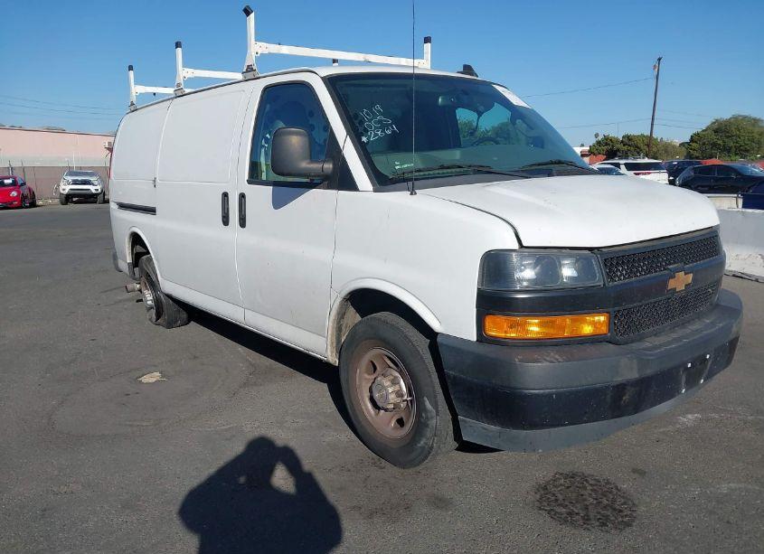 2021 Chevrolet Express CARGO RWD 2500 REGULAR WHEELBASE WT (VIN 1GCWGAF7XM1162864) main photo
