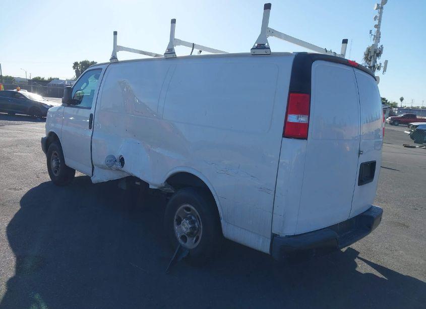 Photo 3 of 2021 Chevrolet Express CARGO RWD 2500 REGULAR WHEELBASE WT (VIN 1GCWGAF7XM1162864)