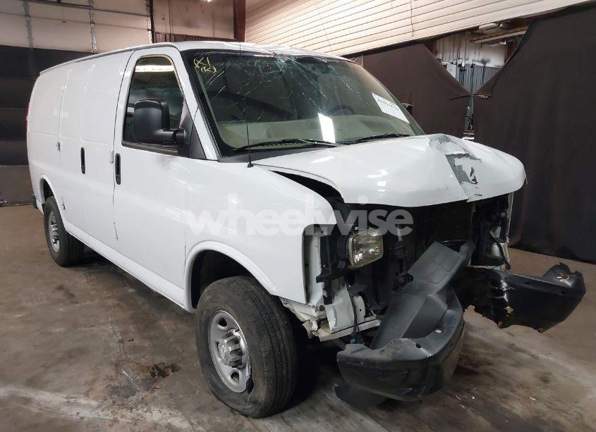 2017 Chevrolet Express 2500 WORK VAN (VIN 1GCWGAFF0H1175474) main photo