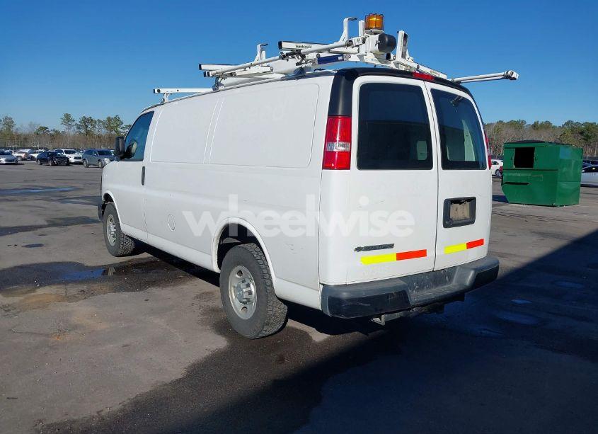 Photo 3 of 2017 Chevrolet Express 2500 WORK VAN (VIN 1GCWGAFF2H1266889)