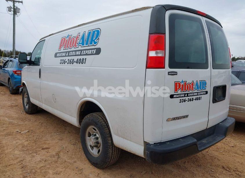 Photo 3 of 2017 Chevrolet Express 2500 WORK VAN (VIN 1GCWGAFF3H1347934)