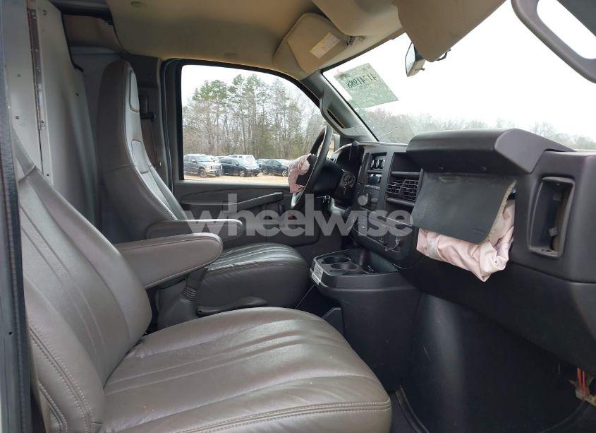 Photo 5 of 2017 Chevrolet Express 2500 WORK VAN (VIN 1GCWGAFF3H1347934)