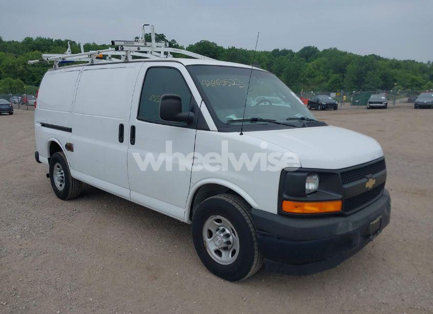 2017 Chevrolet Express 2500 WORK VAN (VIN 1GCWGAFF4H1241069) main photo